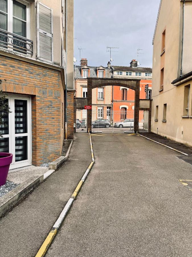 Appartement Centre Ville Avec Garage Troyes Esterno foto